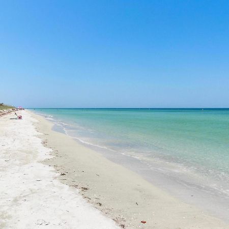 Beach Oasis - No Storm Damage & Guest Ready! Come Enjoy The Heated Pool & Relax At The Beach! Clearwater Beach Esterno foto
