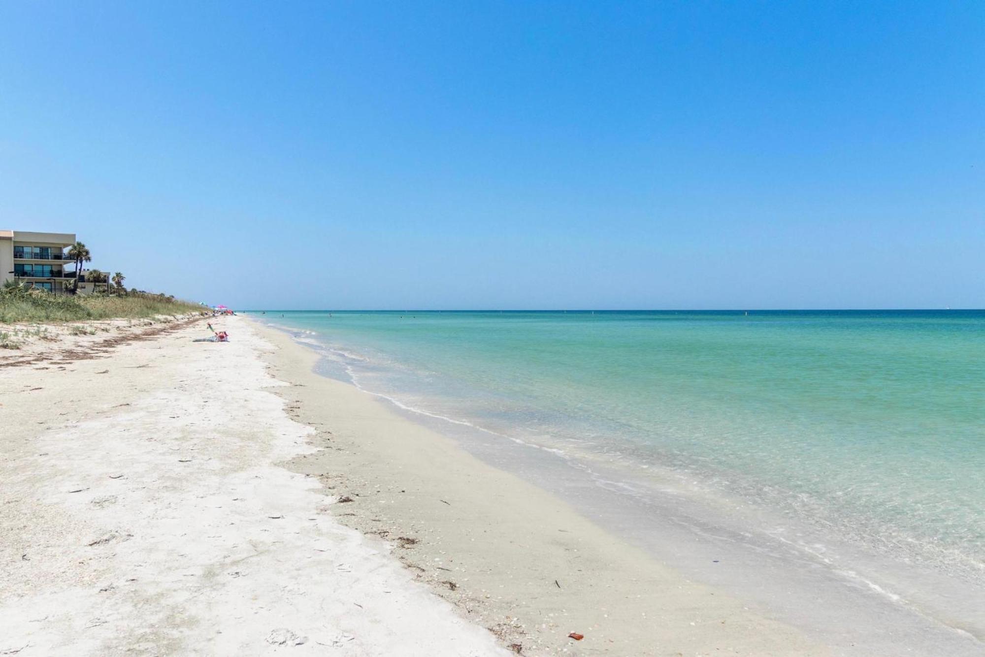 Beach Oasis - No Storm Damage & Guest Ready! Come Enjoy The Heated Pool & Relax At The Beach! Clearwater Beach Esterno foto
