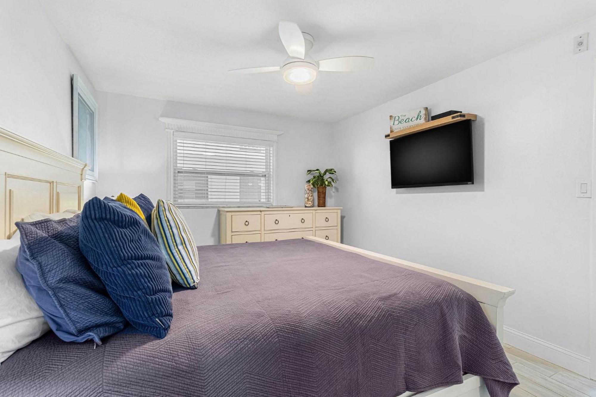 Beach Oasis - No Storm Damage & Guest Ready! Come Enjoy The Heated Pool & Relax At The Beach! Clearwater Beach Esterno foto