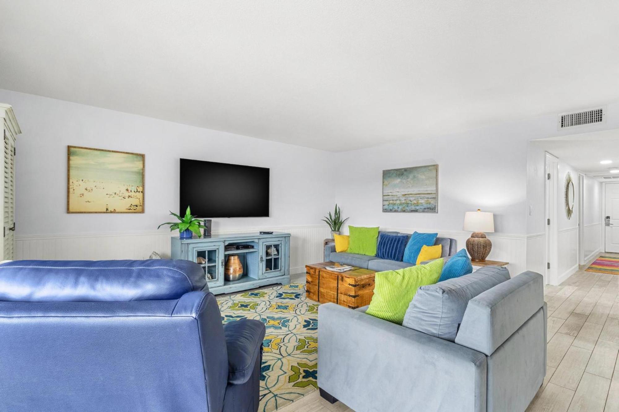 Beach Oasis - No Storm Damage & Guest Ready! Come Enjoy The Heated Pool & Relax At The Beach! Clearwater Beach Esterno foto