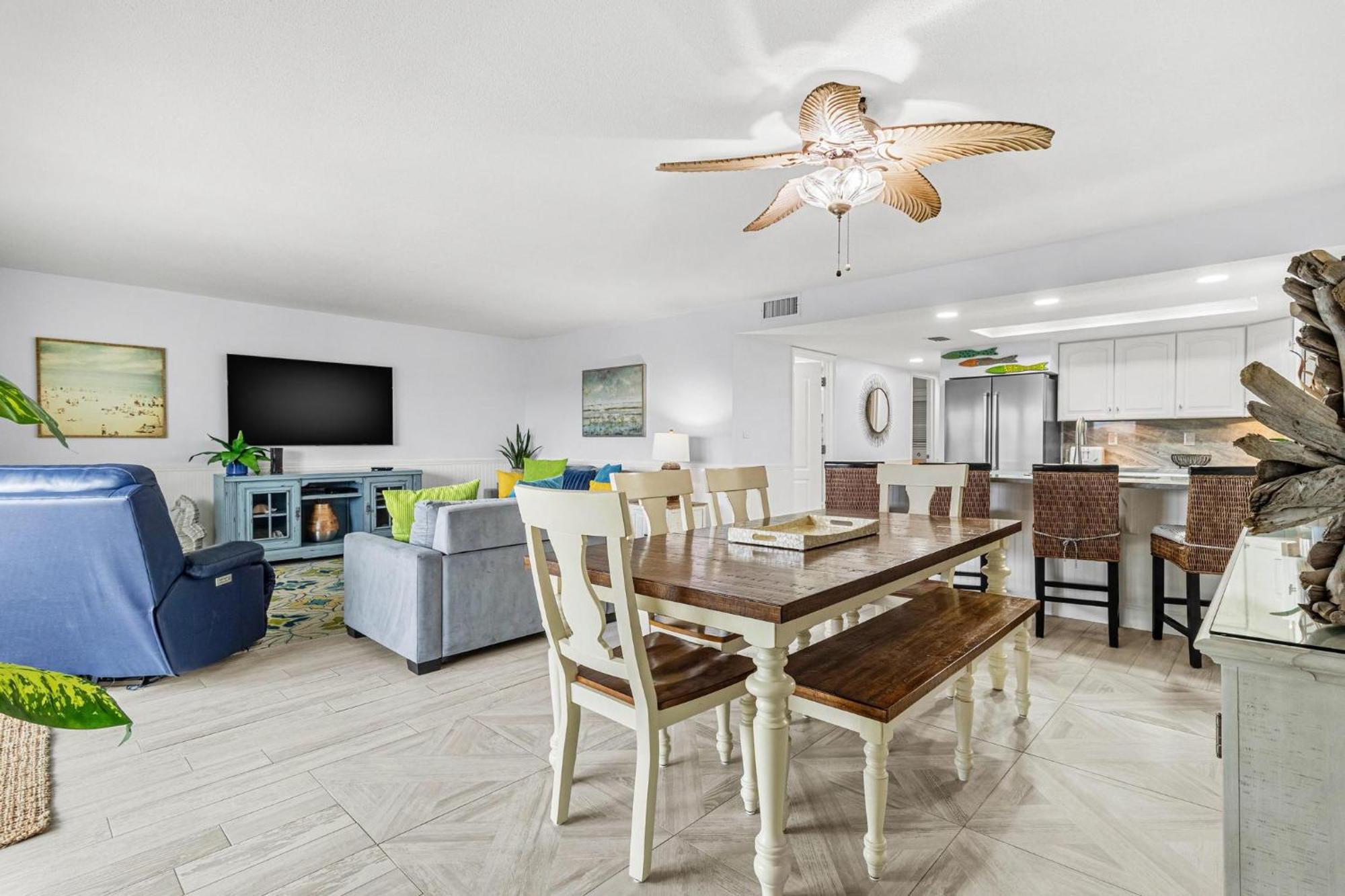 Beach Oasis - No Storm Damage & Guest Ready! Come Enjoy The Heated Pool & Relax At The Beach! Clearwater Beach Esterno foto